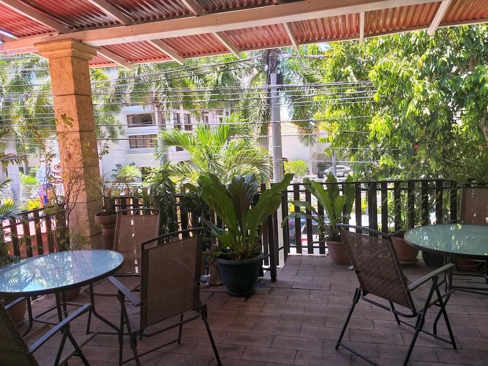 Hotel Arbol De Suenos Сан-Сальвадор Экстерьер фото